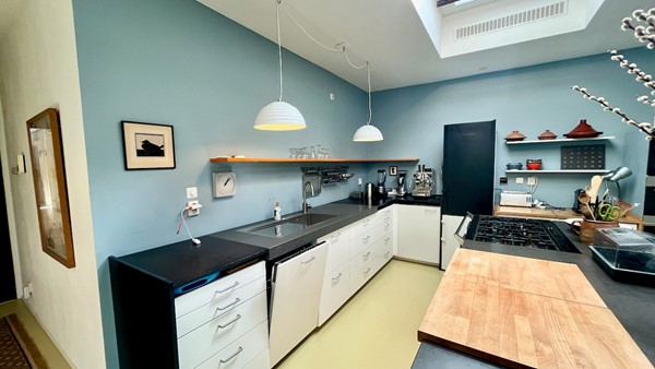 Medium property photo - Lange Beestenmarkt, 2512 ED The Hague